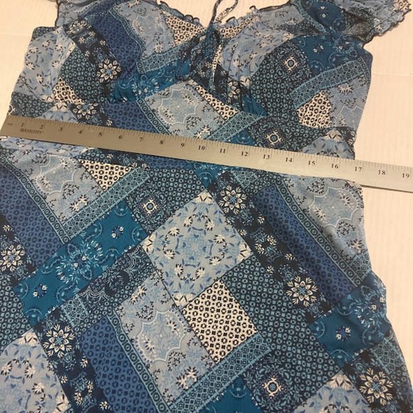 No Boundaries women's size XXL (19) mesh blue, black and white dress - Picture 4 of 6